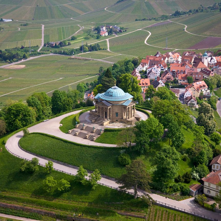 Grabkapelle auf dem Württemberg, außen, Luftaufnahme