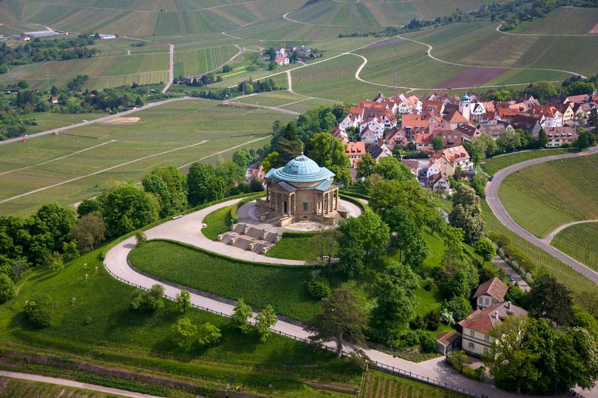 Grabkapelle auf dem Württemberg, außen, Luftaufnahme