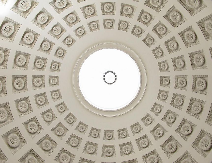 Innenansicht der Kuppel der Grabkapelle auf dem Württemberg