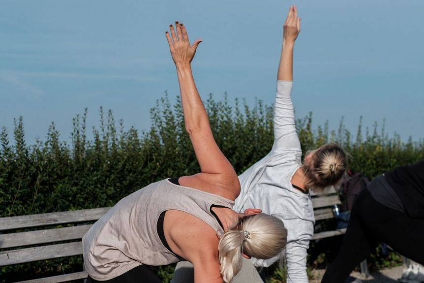 Grabkapelle auf dem Württemberg, Event, Yoga for Good, Teilnehmende