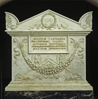 Foto: Staatliche Schlösser und Gärten Baden-Württemberg, Arnim Weischer Sarkophag in der Grabkapelle auf dem Württemberg