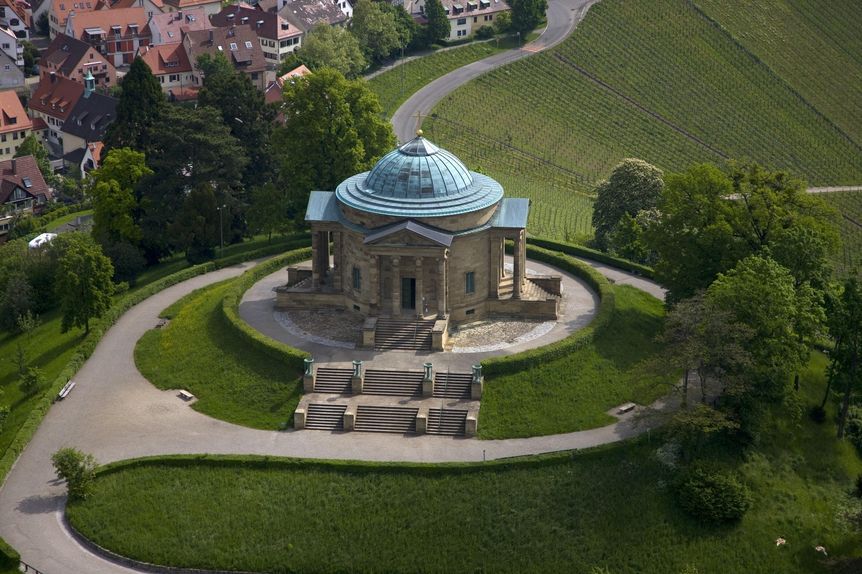 Grabkapelle auf dem Württemberg, Luftansicht