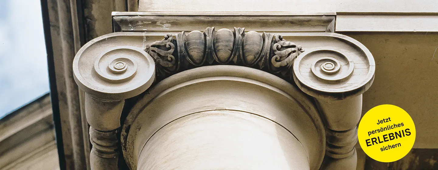 Grabkapelle auf dem Württemberg, Detail einer Säule