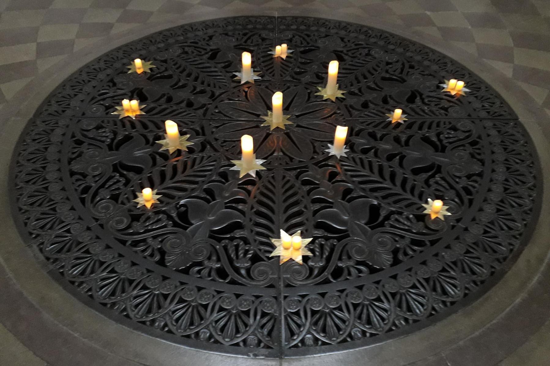 Grabkapelle auf dem Württemberg, innen, Weihnachtsführung