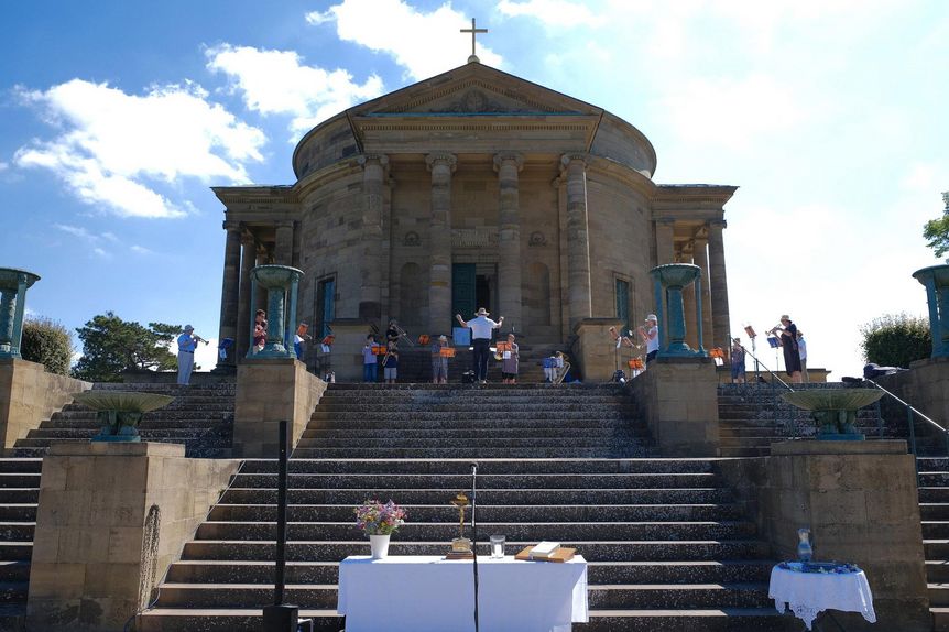 Grabkapelle auf dem Württemberg, Event, Gottesdienst im Grünen 
