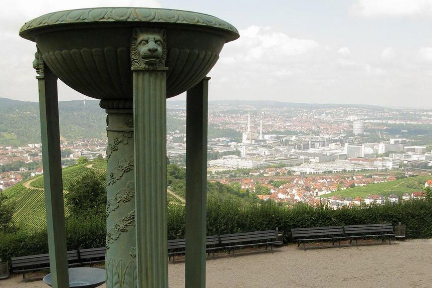 Foto: Staatliche Schlösser und Gärten Baden-Württemberg, Julia Haseloff Grabkapelle auf dem Württemberg, Außen, Ausblick