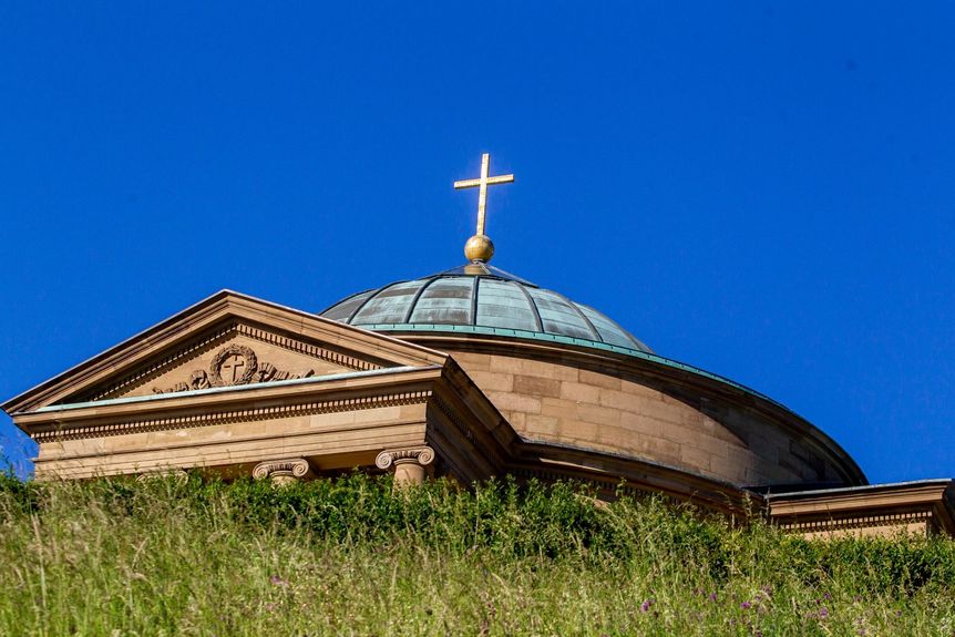 Grabkapelle auf dem Württemberg, Außen