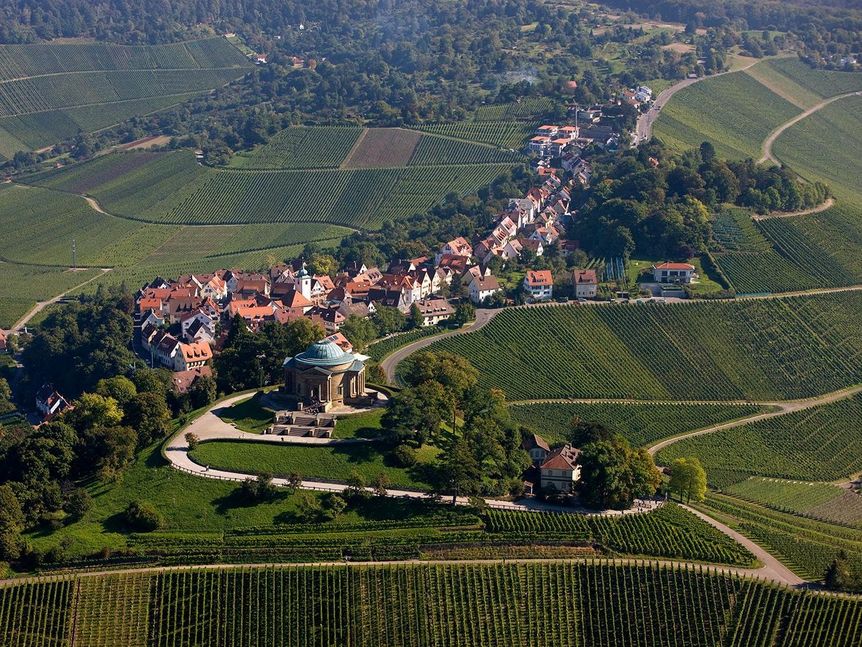 Grabkapelle auf dem Württemberg von oben